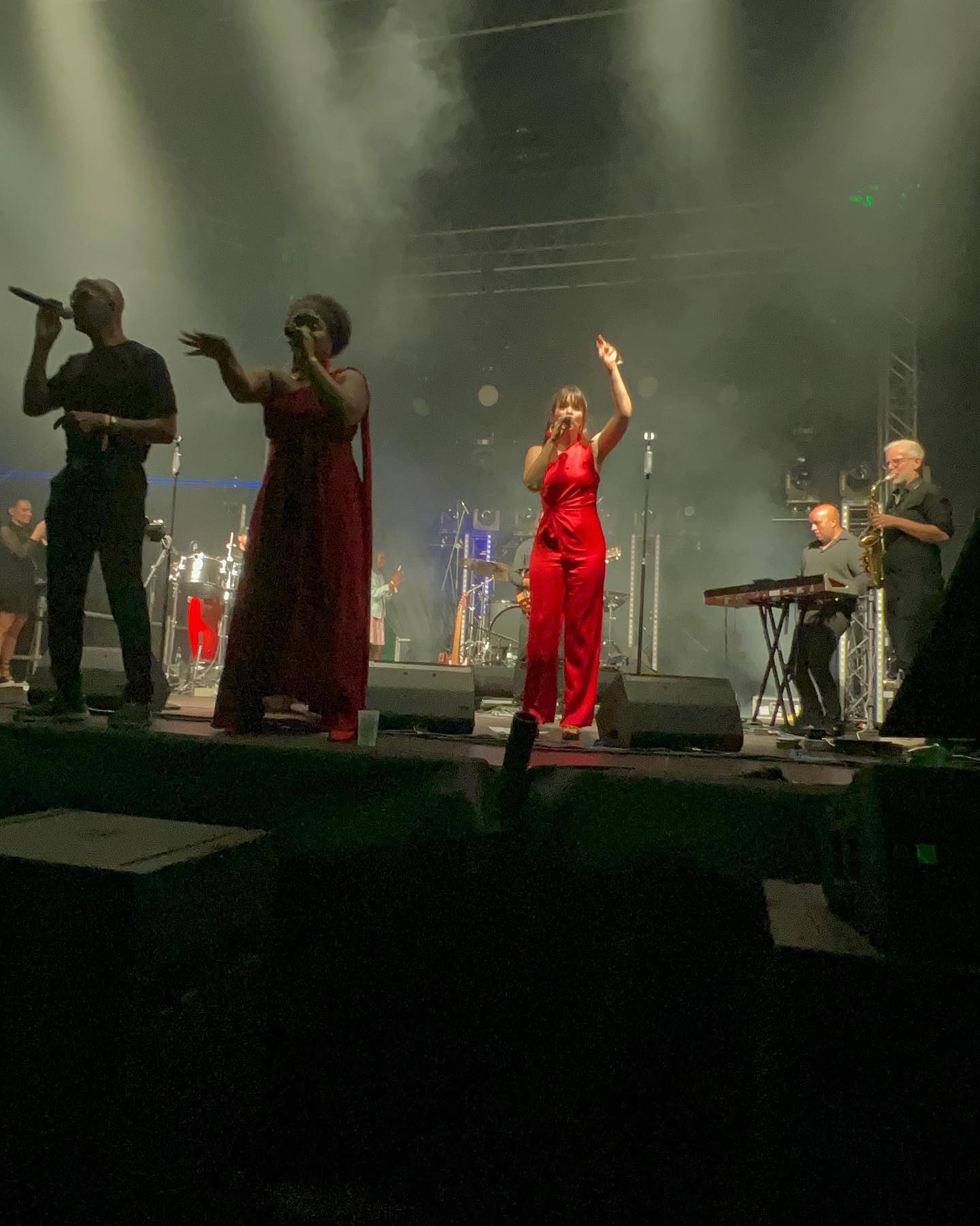 John-Paul Band spektakuläre Bühnenshow mit Nebel